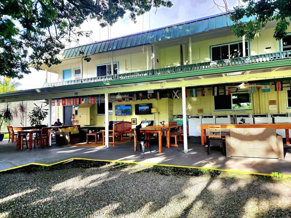 Arnott s Lodge Hotel in Hilo