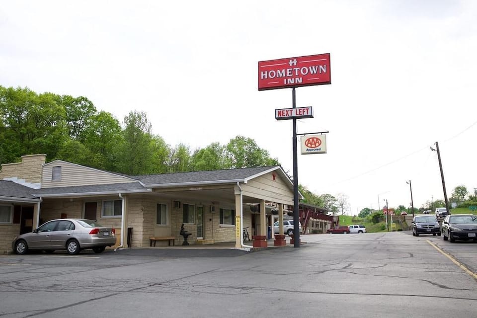 Hometown Inn Athens Hotel in Ohio