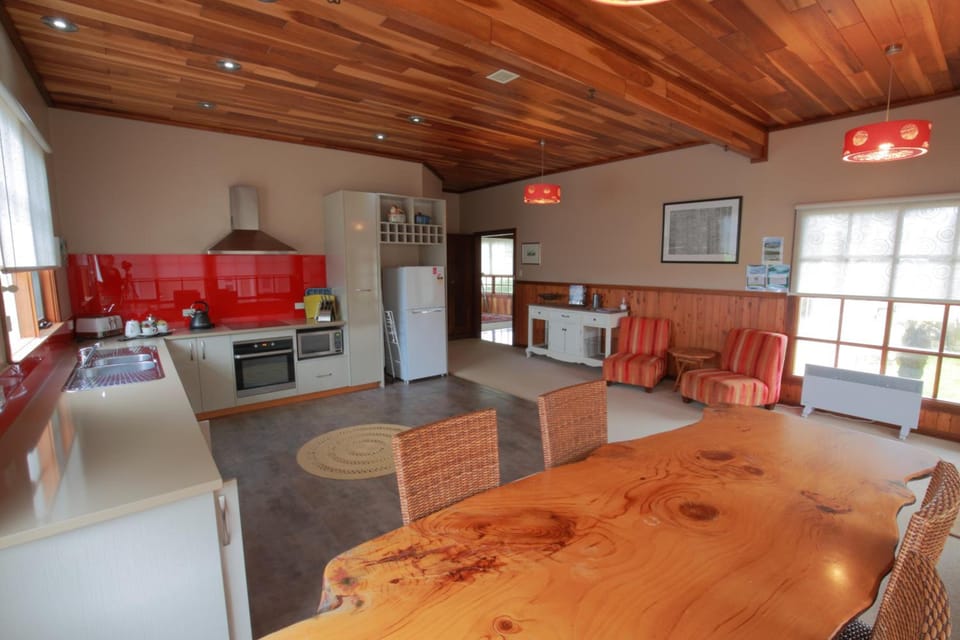 Cable Station Accommodation Hotel in Tasmania