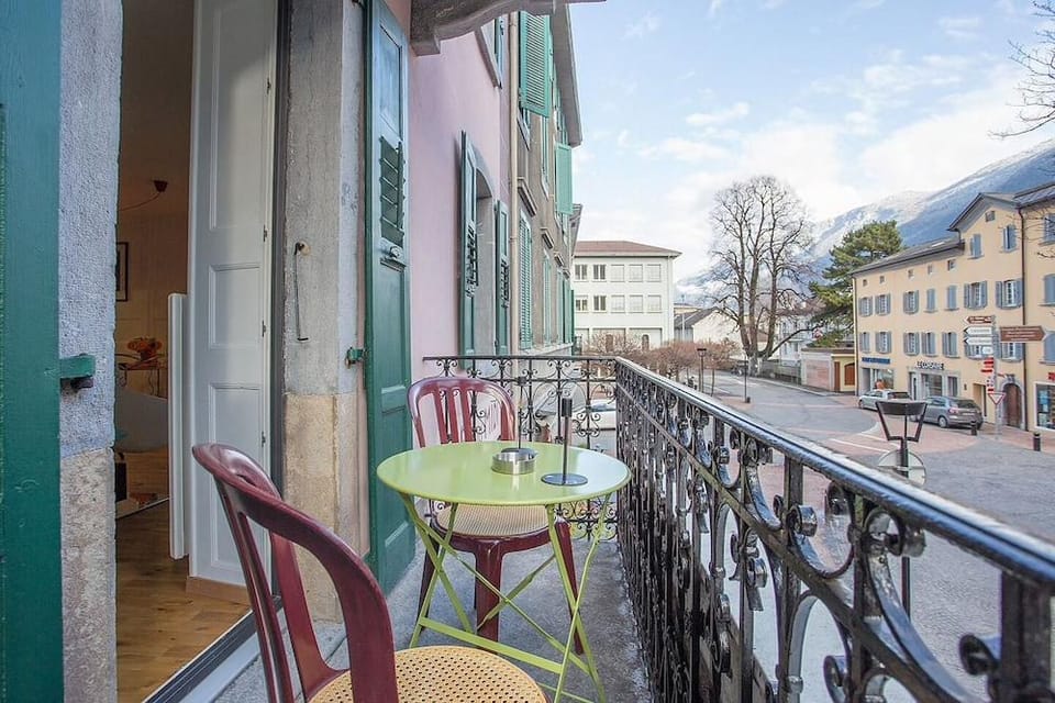 Midi Guestrooms Hotel in Canton of Valais