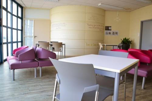 Auberge La Digue Hostel in Calais