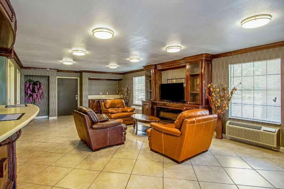 Super 8 by Wyndham Jackson MS Near the Fairgrounds Hotel in Flowood