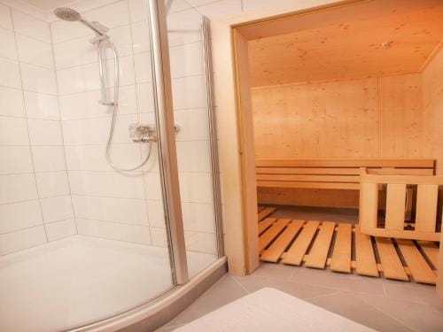 Chalet in Pinzgau near Ski Slopes Hotel in Salzburgerland