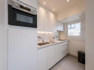 Bright apartment with frontal sea view Hotel in Middelkerke