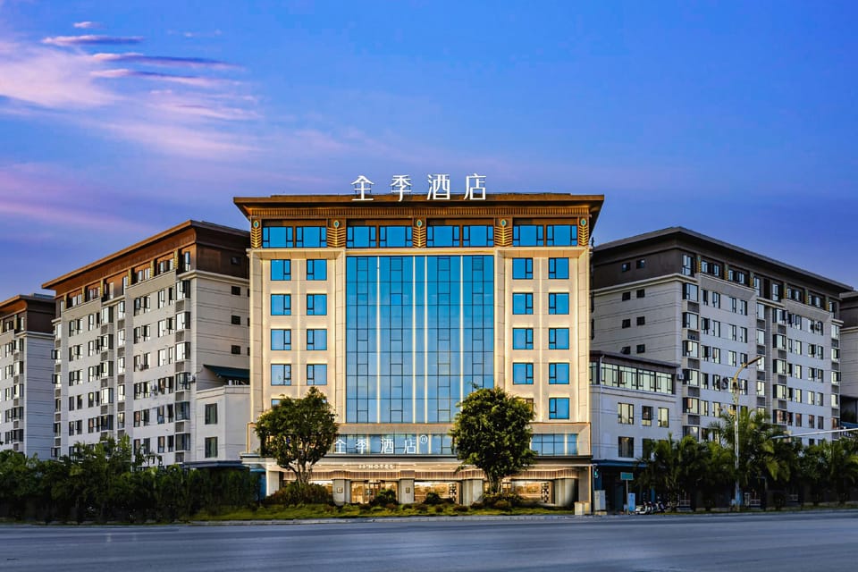 JI Hotel (Mangshi Square) Hotel in China