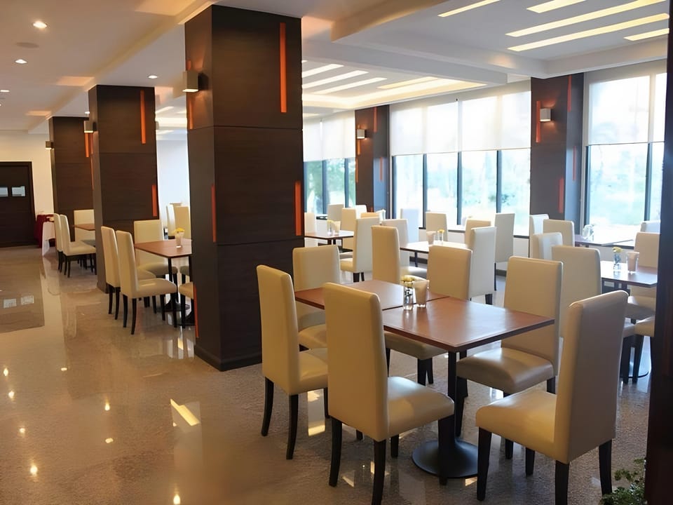 S Tara Grand Hotel Hotel in Surat Thani Changwat