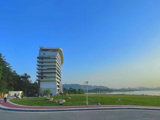 Deer of the Secret Realm Homestay (Huangshan Taiping Lake) Hotel in Zhejiang