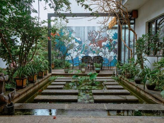 Dali Ziqing Courtyard Inn Hotel in China