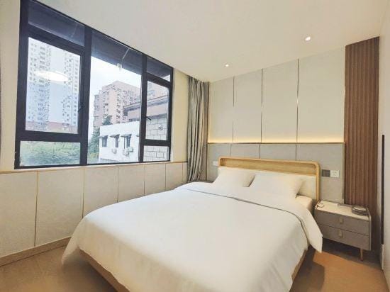 Longchen Apartments Hotel in Shanghai
