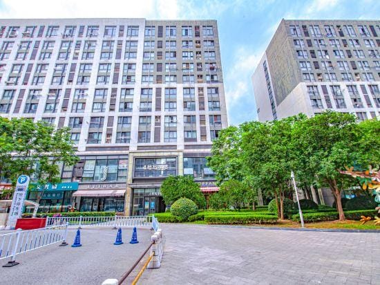 Shanghai Jingcai Apartment Hotel in Shanghai
