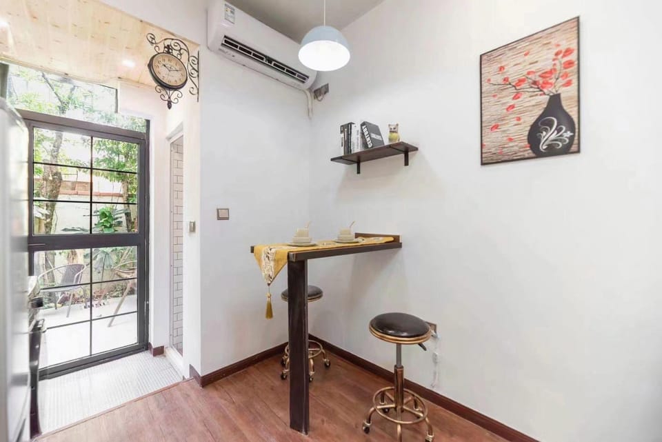 Yujia Apartment Hotel in Shanghai