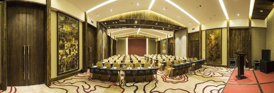 Artel Poly Nyingchi Hotel in China