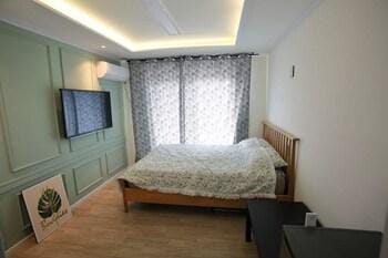 Yangyang The Great Guest House Hotel in South Korea