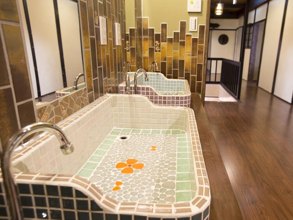 Guesthouse U-En Osaka Hostel in Osaka