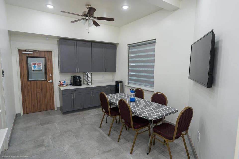 Shared lounge/TV area