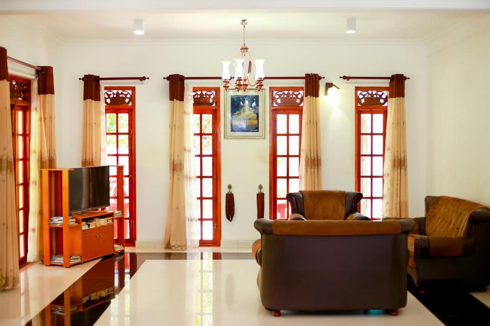 Shared lounge/TV area