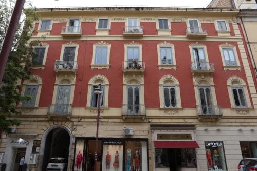 Rooms & Apartment, A due Passi Hotel in Caserta