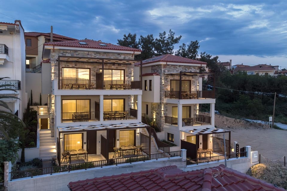 Blue Whisper Luxury Living Suites Apartment hotel in Halkidiki