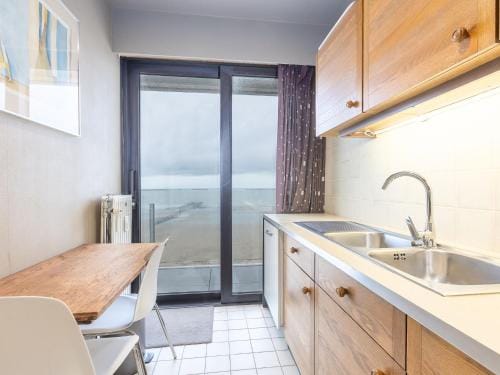 Apartment with a beautiful terrace and sea view Hotel in Middelkerke