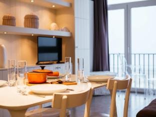 Apartment on the Coast with Beach Access Hotel in Koksijde