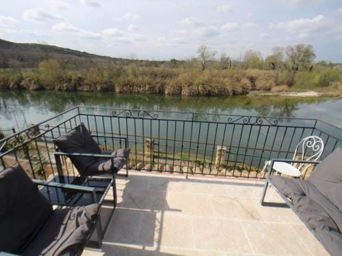 Scenic villa with View of the Gardon River Hotel in Provence-Alpes-Côte d'Azur