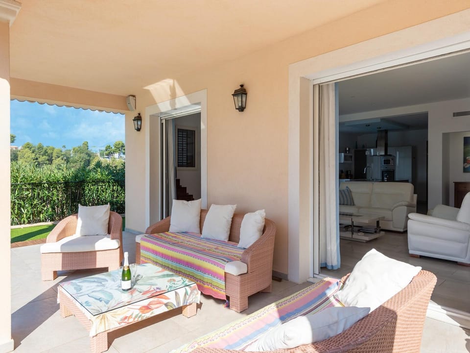Villa Mathilda with pool close to Nice Hotel in Cagnes-sur-Mer
