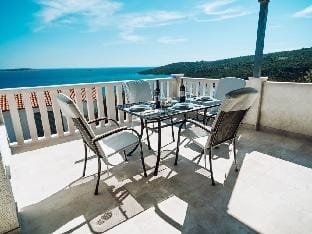 Brdar Comfortable holiday residence Hotel in Split-Dalmatia County