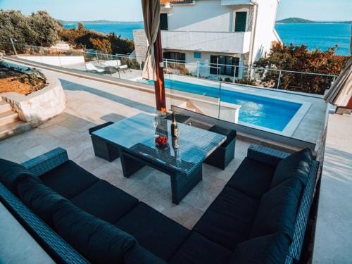 Brdar Comfortable holiday residence Hotel in Split-Dalmatia County