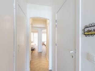 Bright apartment with direct sea view Hotel in Middelkerke