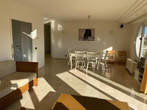 Apartment in Nieuwpoort near the Sea Wall Hotel in Koksijde