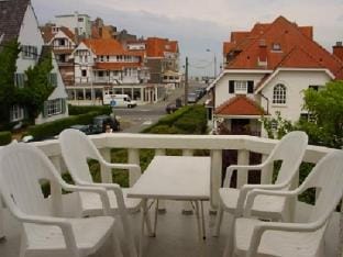 Cocktail 0101 apartment in De Haan with terrace Hotel in De Haan