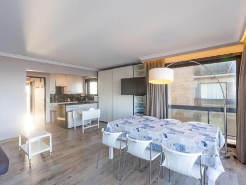 Corner apartment with frontal sea view Hotel in Middelkerke