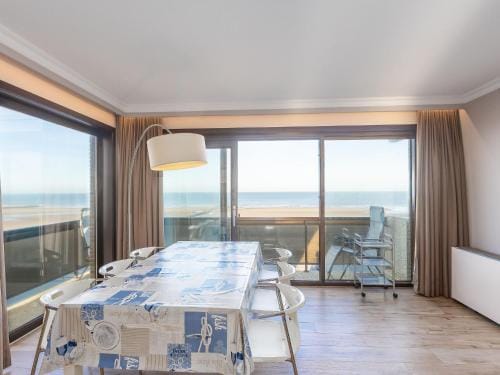 Corner apartment with frontal sea view Hotel in Middelkerke