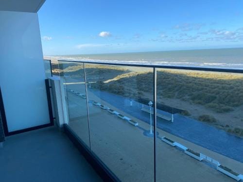 Apartment in Nieuwpoort with Stunning Sea View Hotel in Koksijde
