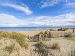 Charming Apartment Near Beach Hotel in De Panne
