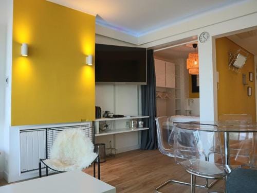 Studio in Nieuwpoort with Sea Views Hotel in Flanders