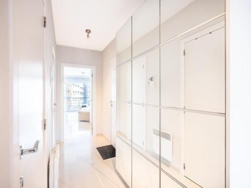Apartment near seawall with sea view Hotel in Koksijde