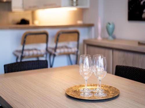 Apartment near seawall with sea view Hotel in Koksijde