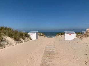Apartment on Beach near Town Center Hotel in Koksijde