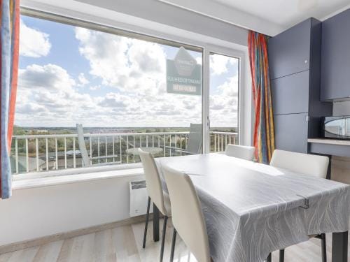 Studio on the 5th floor with a beautiful view Hotel in Middelkerke
