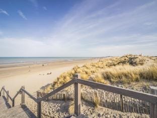 Apartment in Nieuwpoort with sea view Hotel in Koksijde