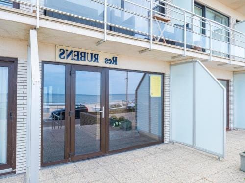 Cozy studio on the 5th floor with terrace Hotel in Middelkerke