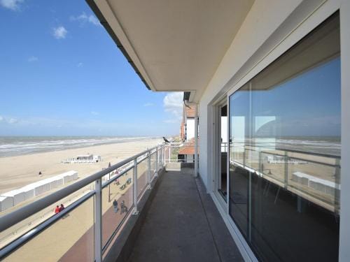 Apartment in De Haan with Sea View Hotel in De Haan