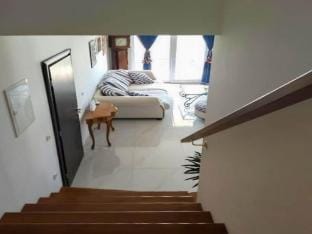 Holiday Home by the Sea with Pool Hotel in Makarska