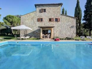 Chianti Villa with Tennis Hotel in Radda in Chianti
