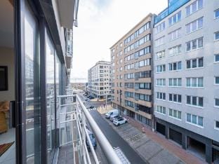 Cozy studio with terrace and sea view Hotel in Middelkerke