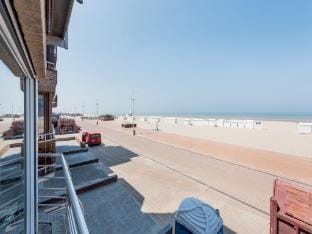 Apartment on Sea Wall with Stunning Views Hotel in Koksijde