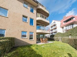 Ground floor apartment with large garden Hotel in Middelkerke