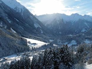 Apartment in Wald im Pinzgau near the ski lifts Hotel in Salzburgerland