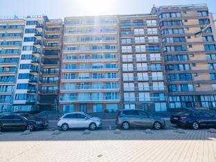 Apartment with 3 bedrooms and sea view Hotel in Middelkerke